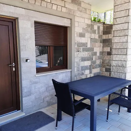 Ferienwohnung Bellevue 1 Izola Exterior foto